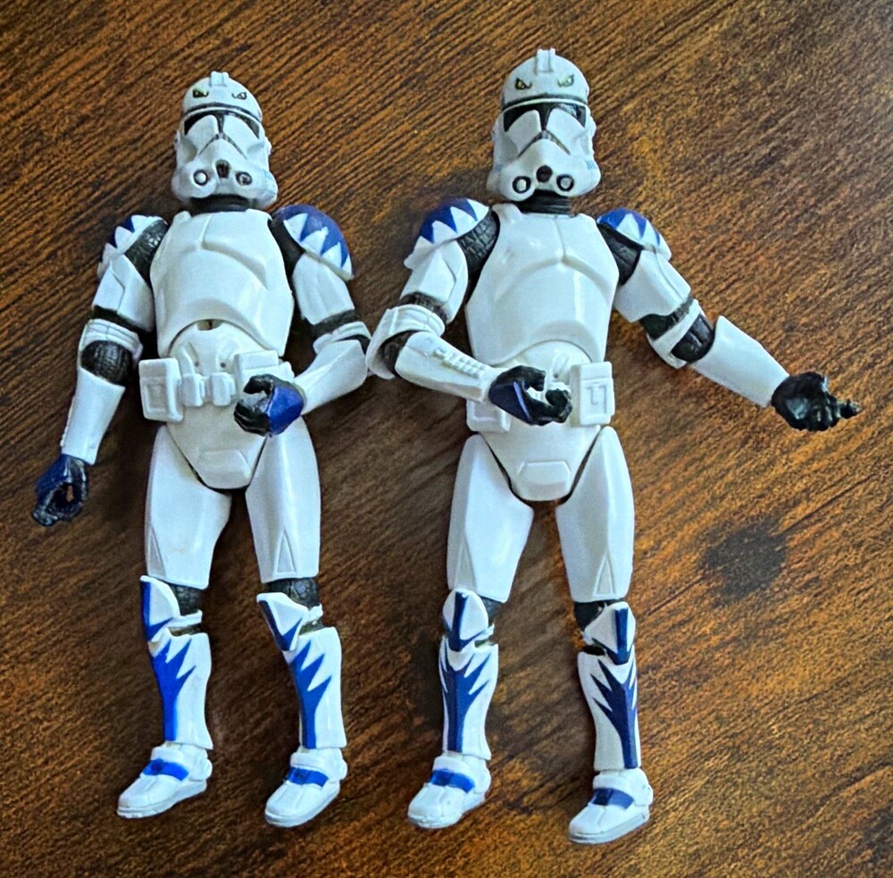 Hasbro Star Wars Clone Trooper Action Figures Lot of 2 2005 II: Attack